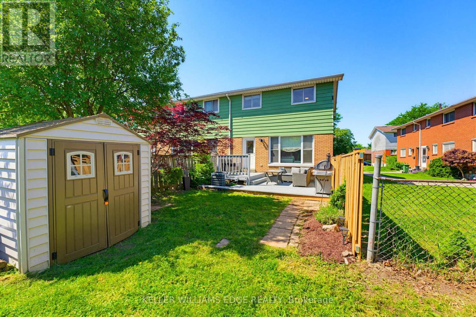 #7 161 BERKINDALE DRIVE - 27