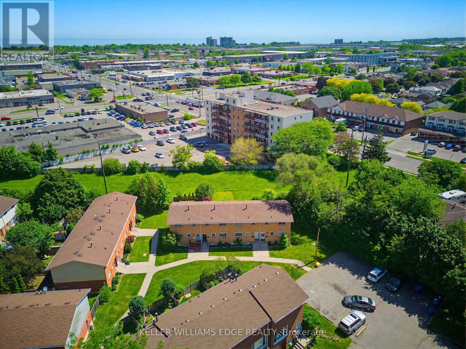 #7 161 BERKINDALE DRIVE - 28