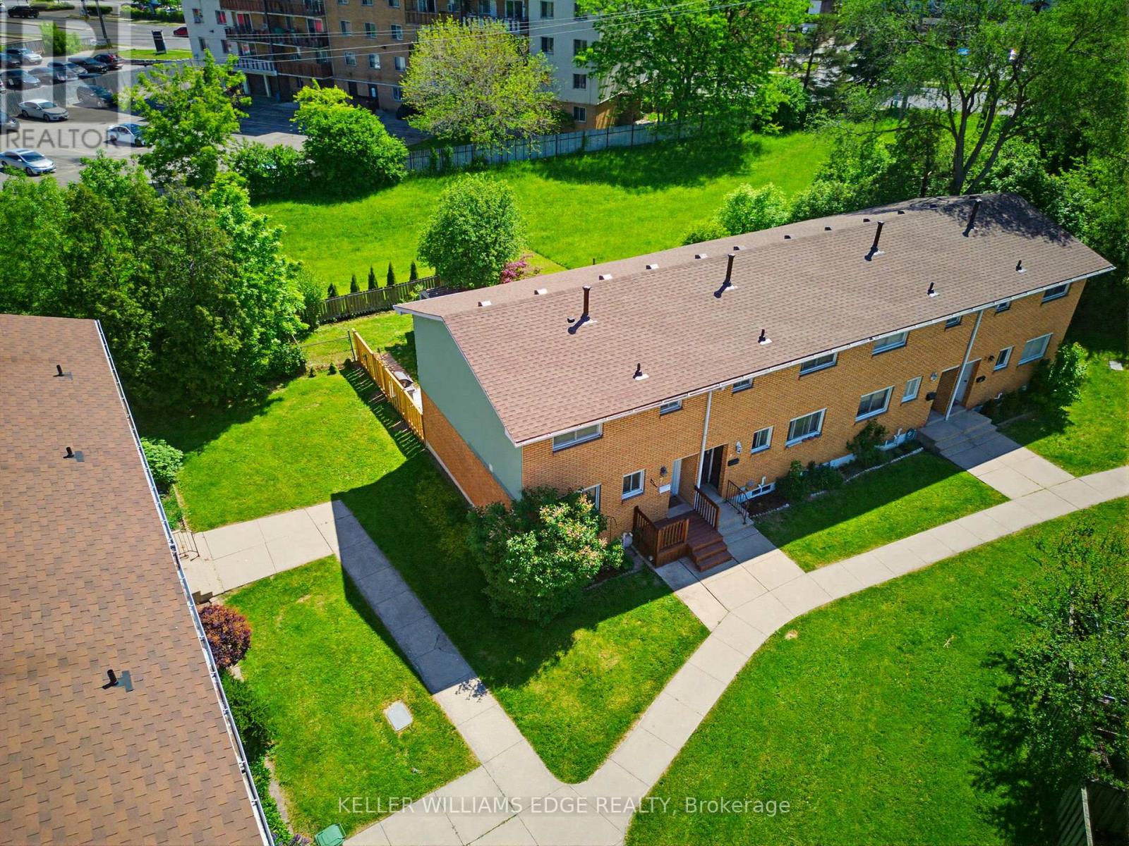 #7 161 BERKINDALE DRIVE - 29