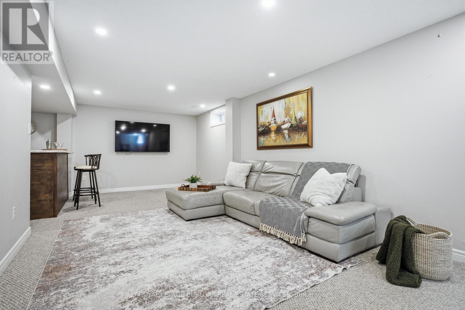 36 WILTSHIRE PLACE - 34