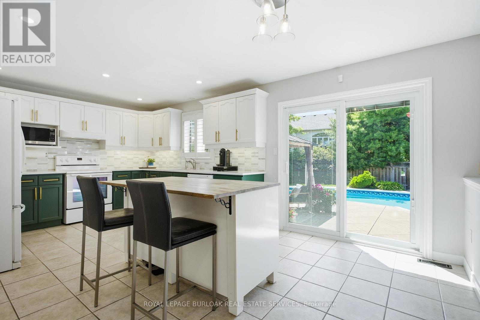 36 WILTSHIRE PLACE - 9