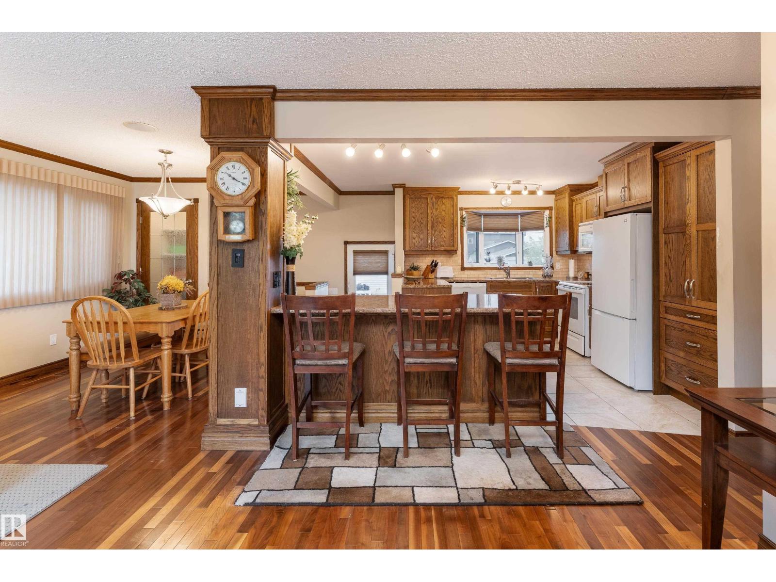9906 99 ST - photo 2