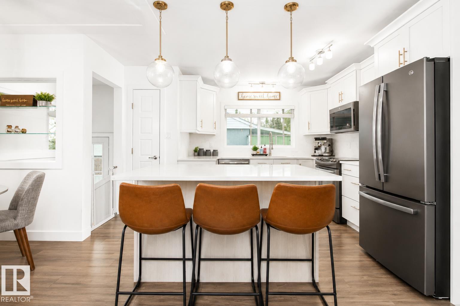 4904 103 AV NW - 17
