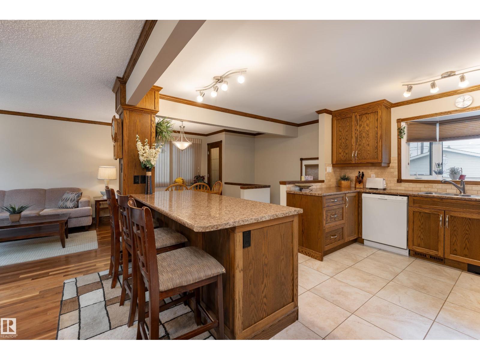 9906 99 ST - photo 3