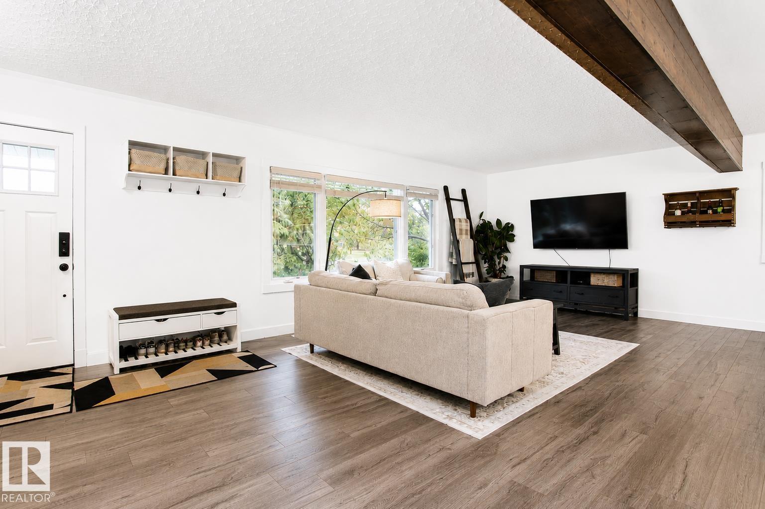 4904 103 AV NW - 7