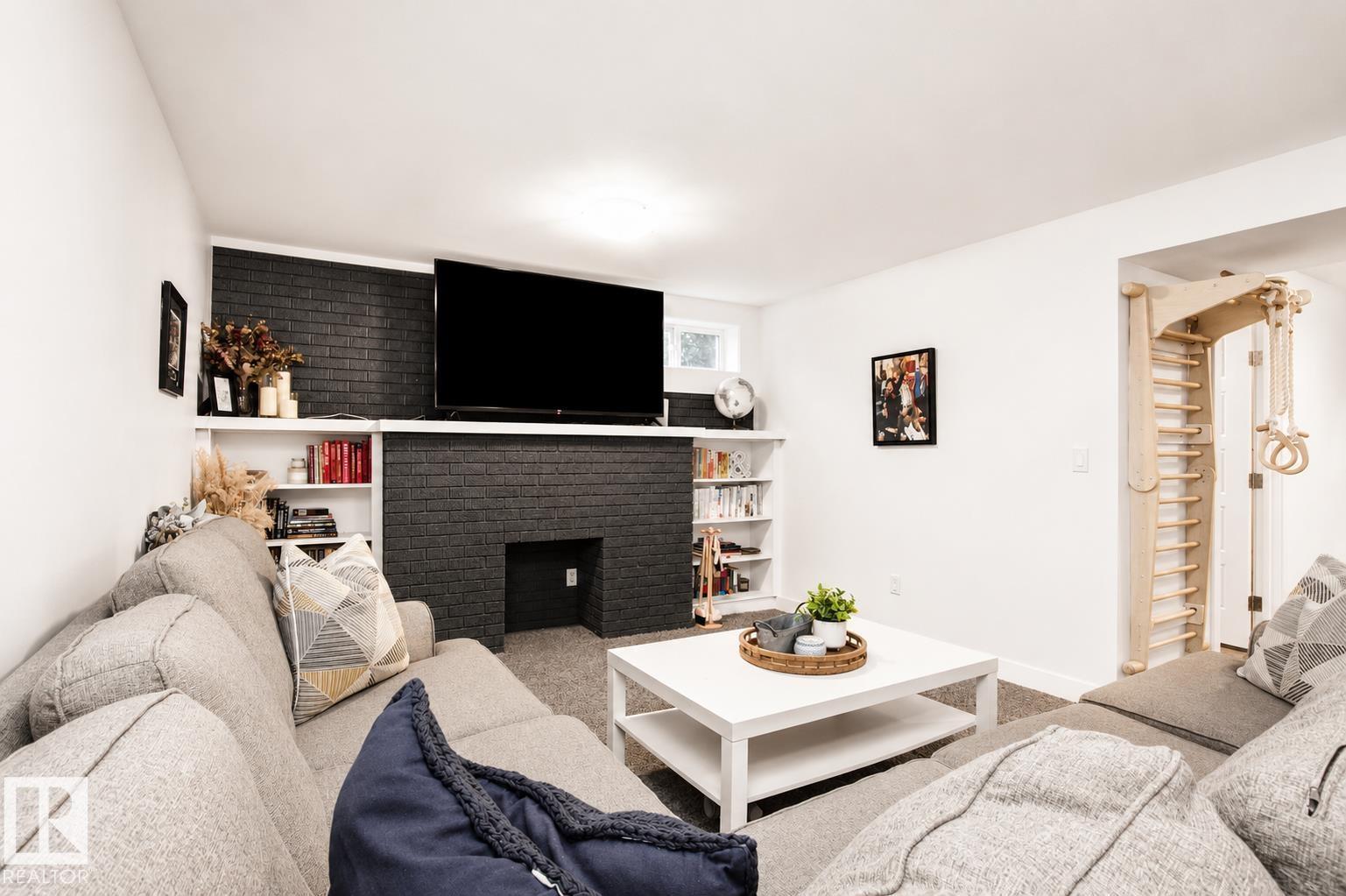 4904 103 AV NW - 39