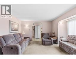 22641 Brown Avenue, Maple Ridge, BC V2X3R6 Photo 9