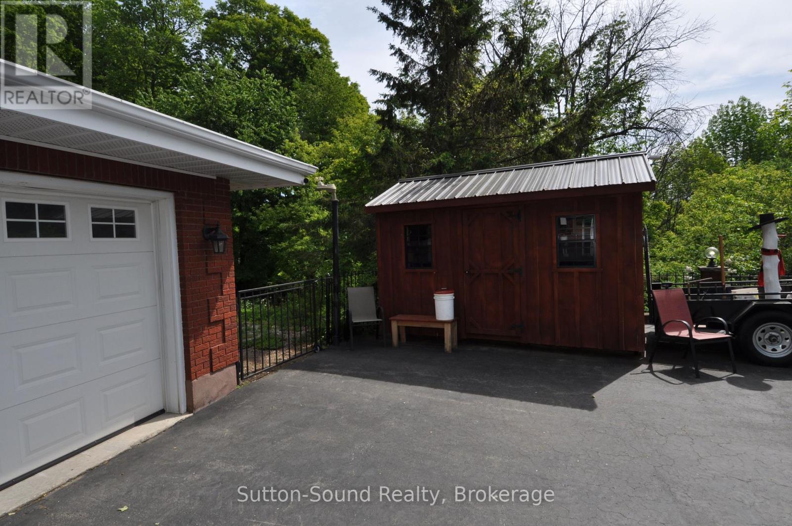 294 FOREST HILL DRIVE - 44