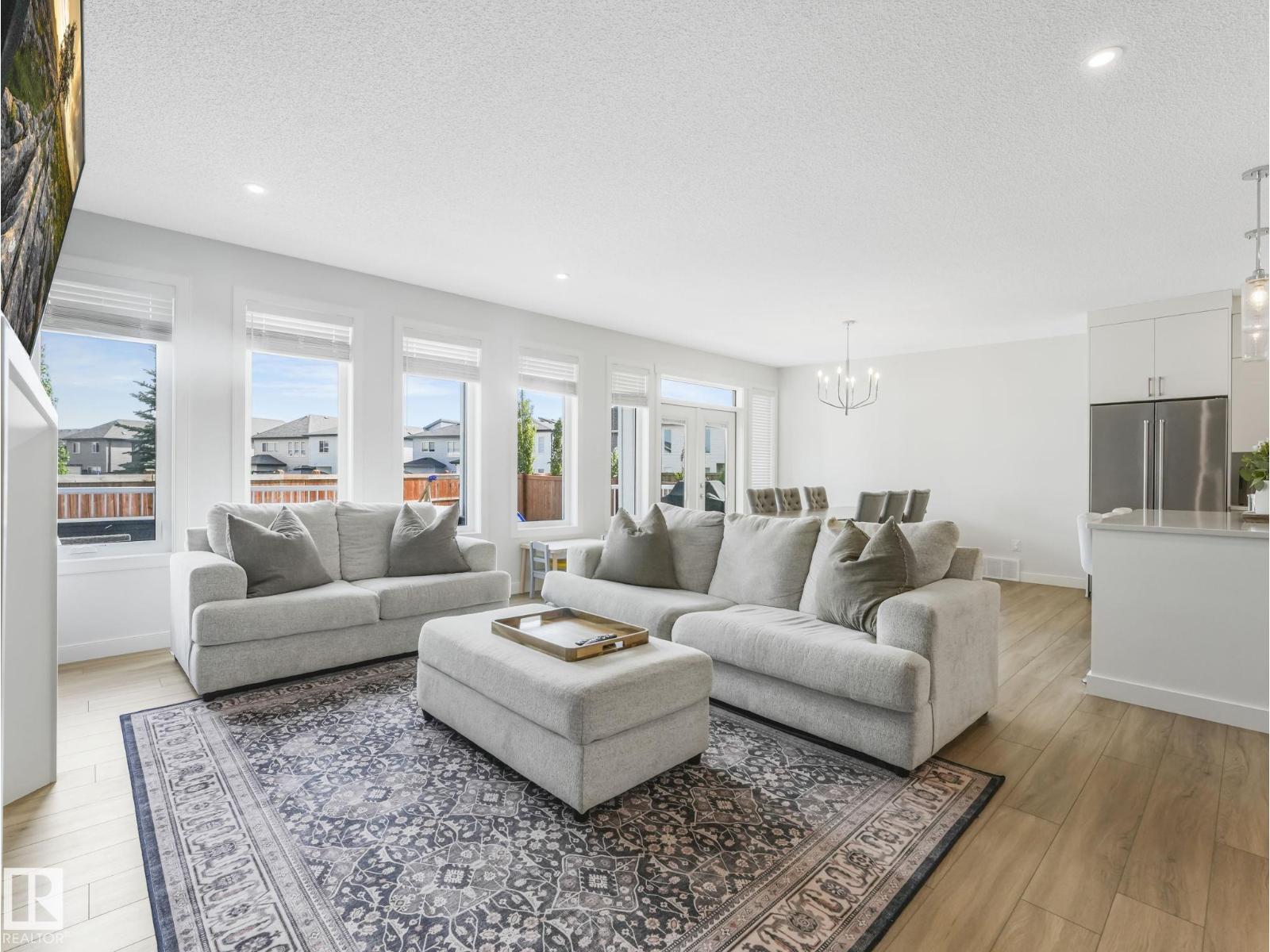 6404 176 AV NW - 17