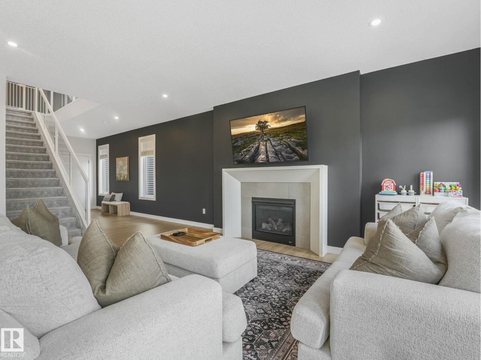 6404 176 AV NW - 19