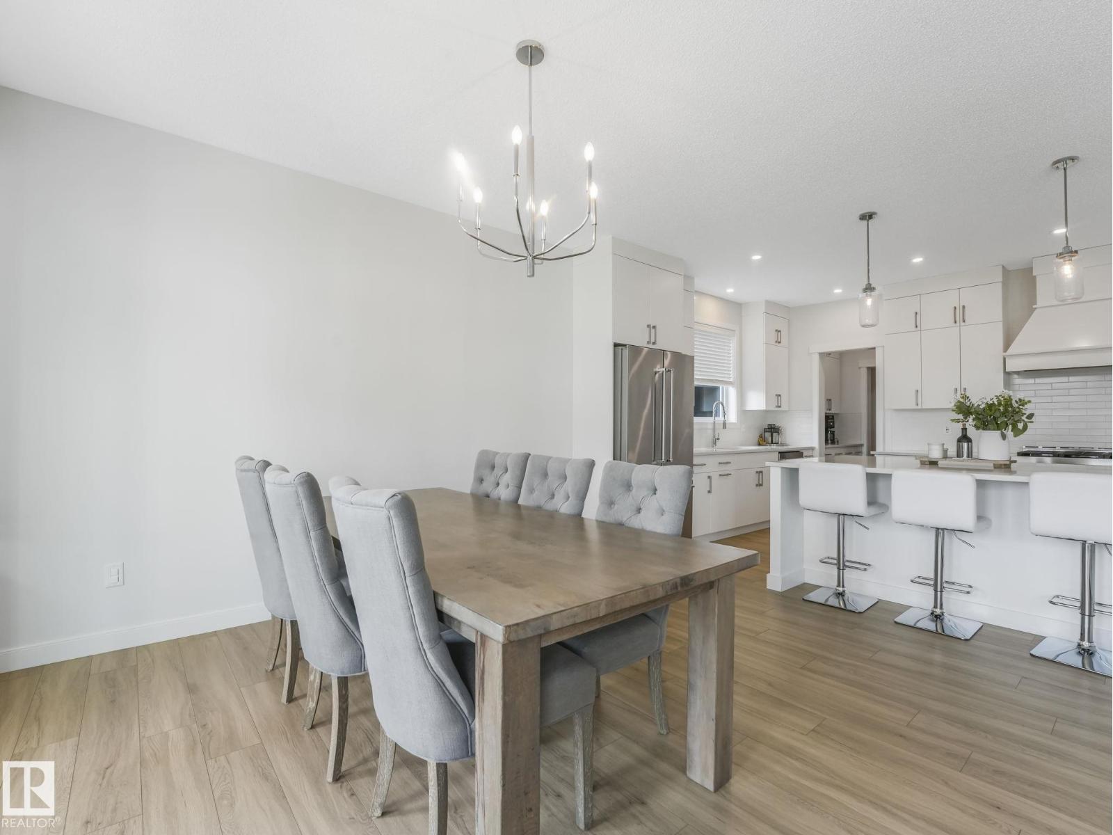 6404 176 AV NW - 21