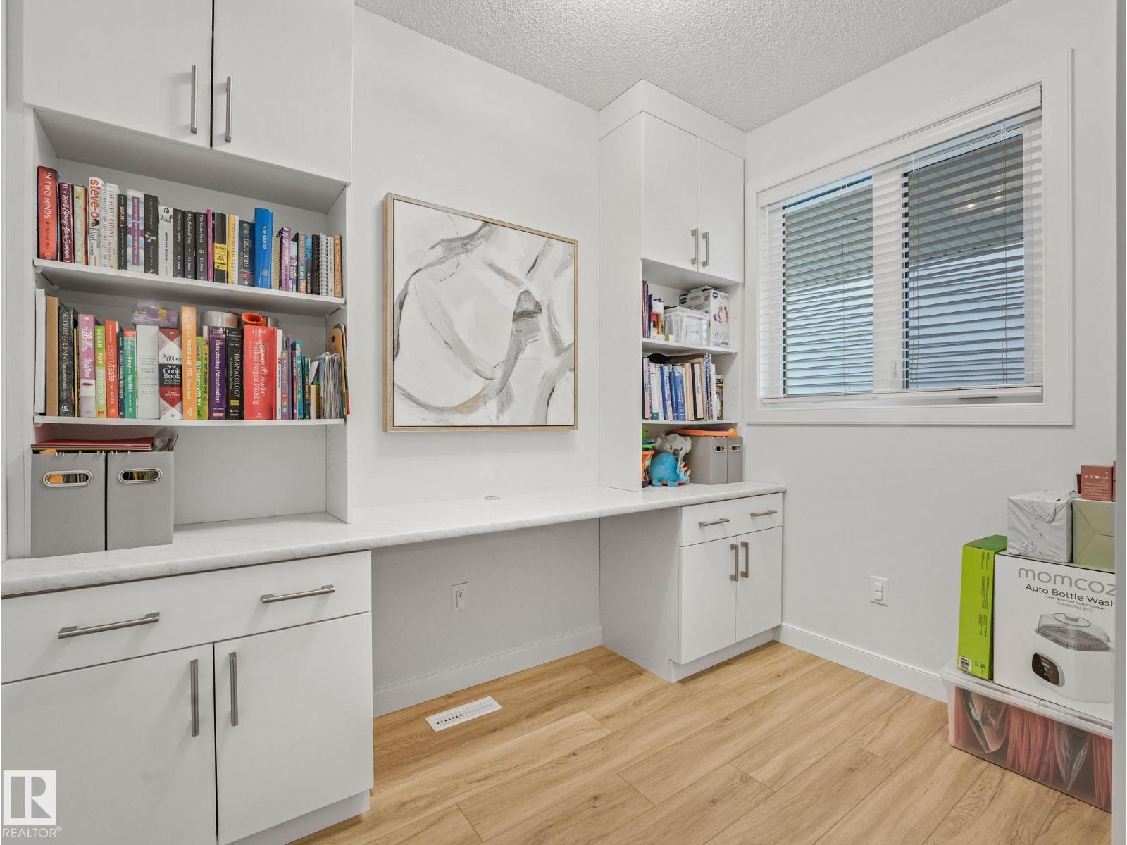 6404 176 AV NW - 22