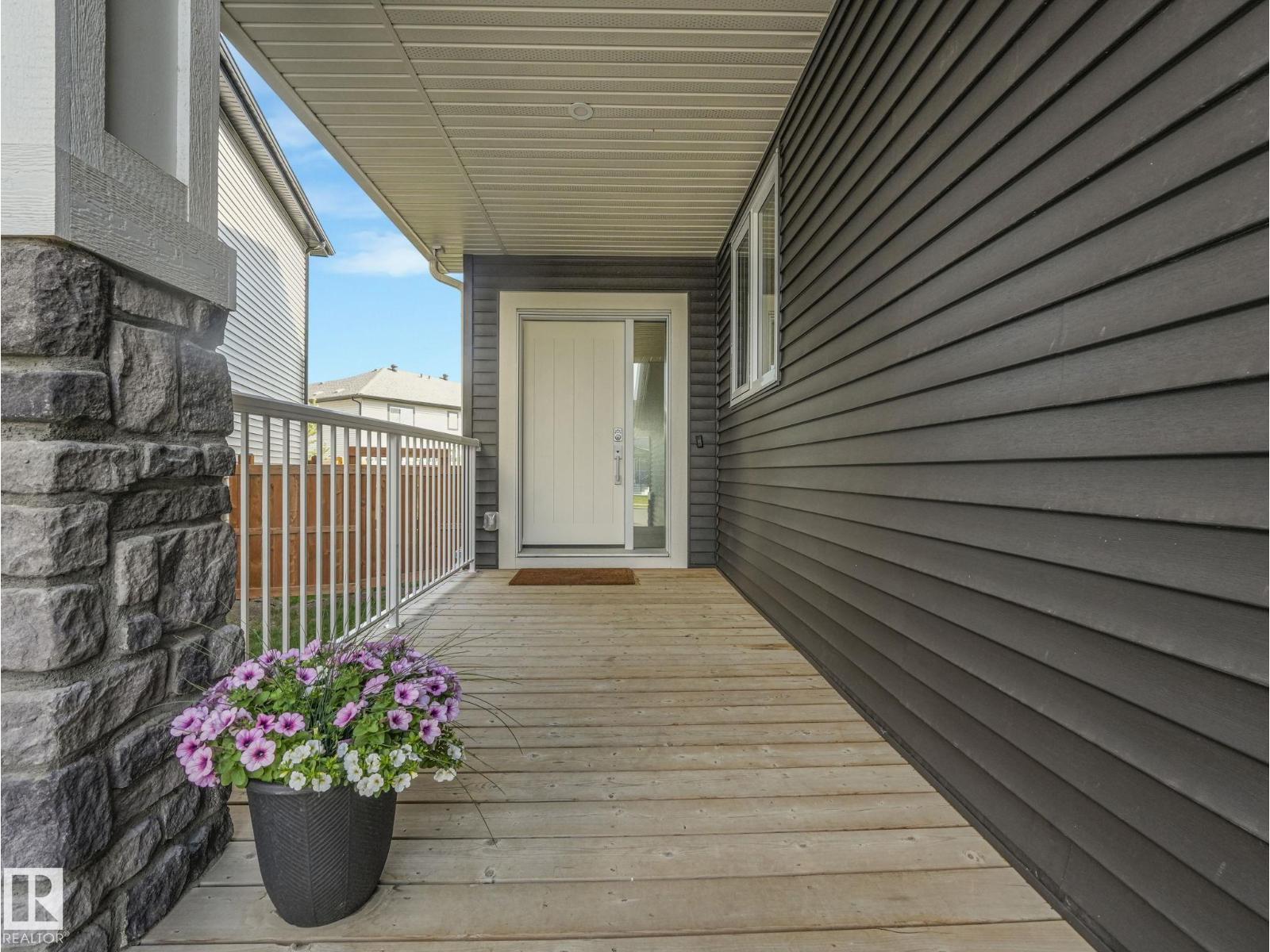 6404 176 AV NW - 3