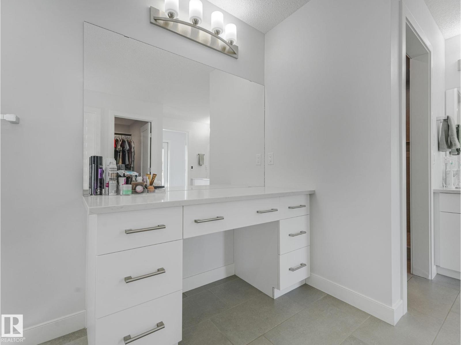 6404 176 AV NW - 36