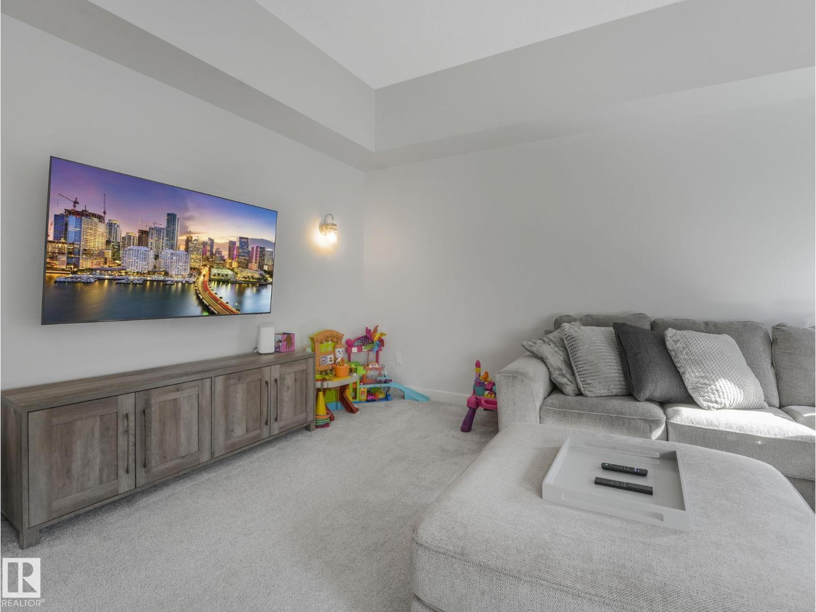 6404 176 AV NW - 45