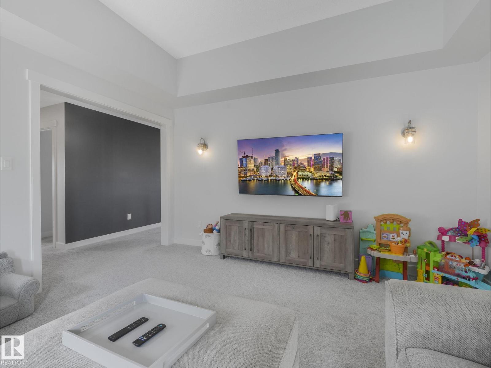 6404 176 AV NW - 46