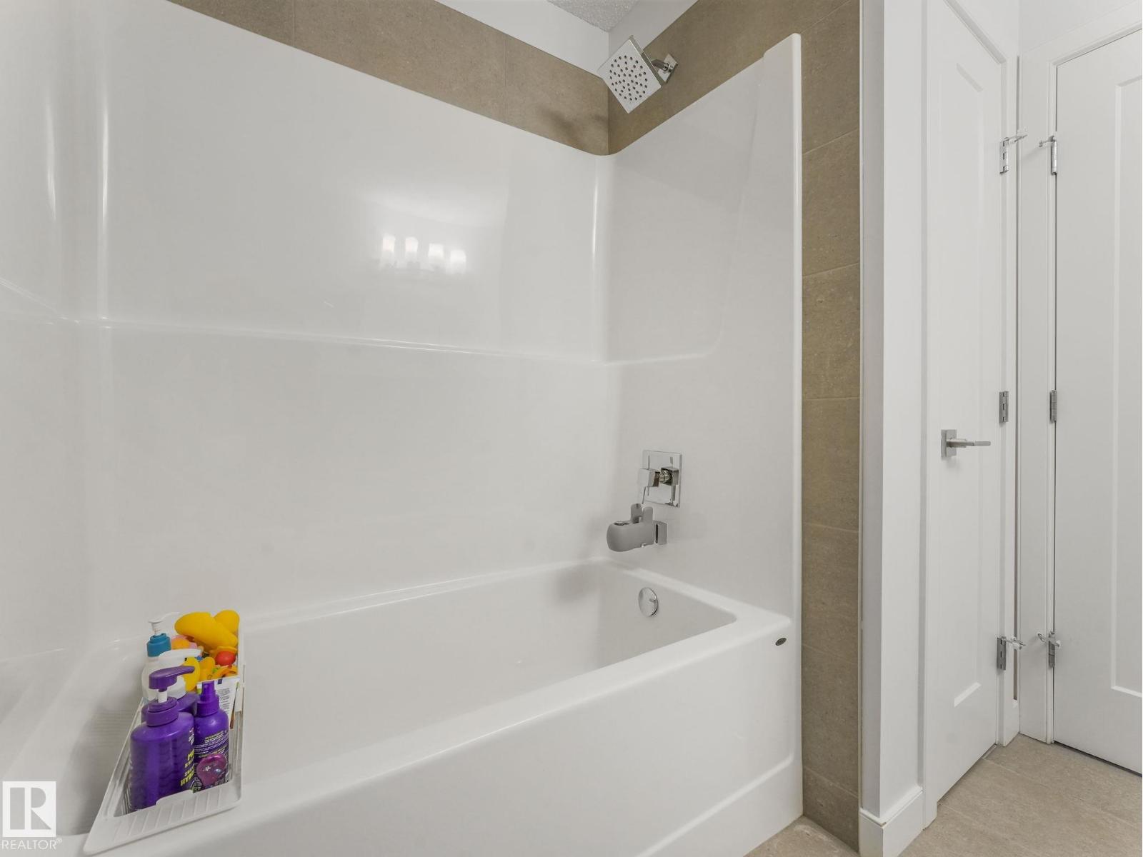 6404 176 AV NW - 49