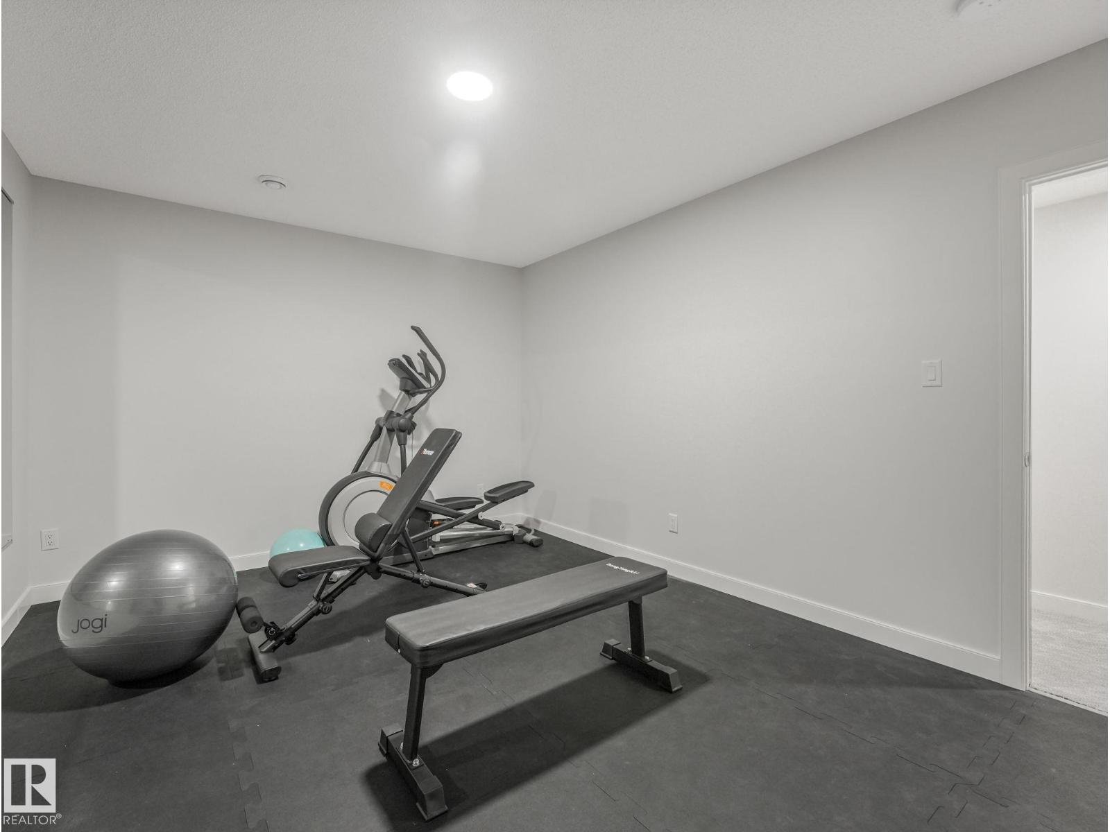 6404 176 AV NW - 56