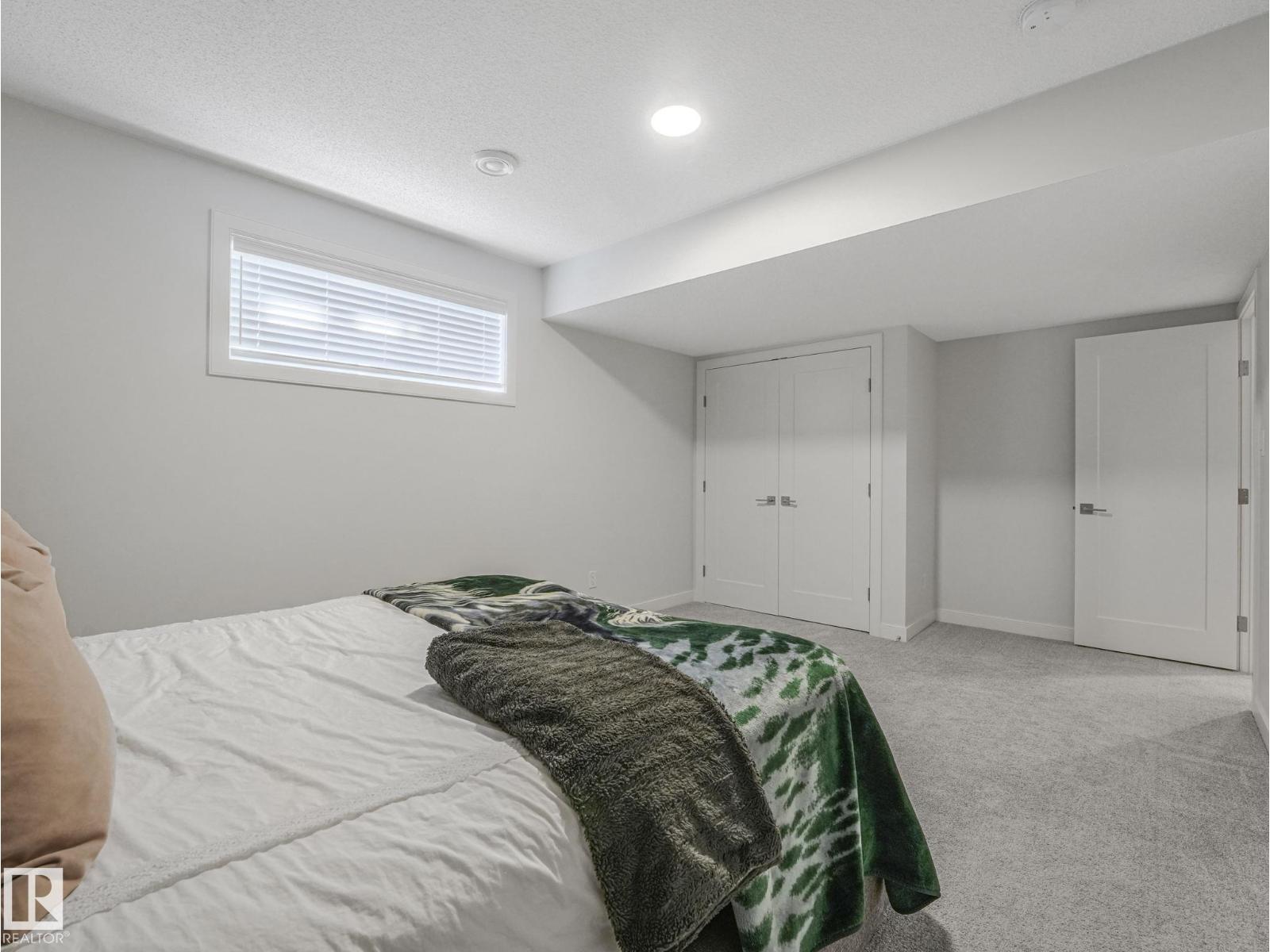6404 176 AV NW - 62