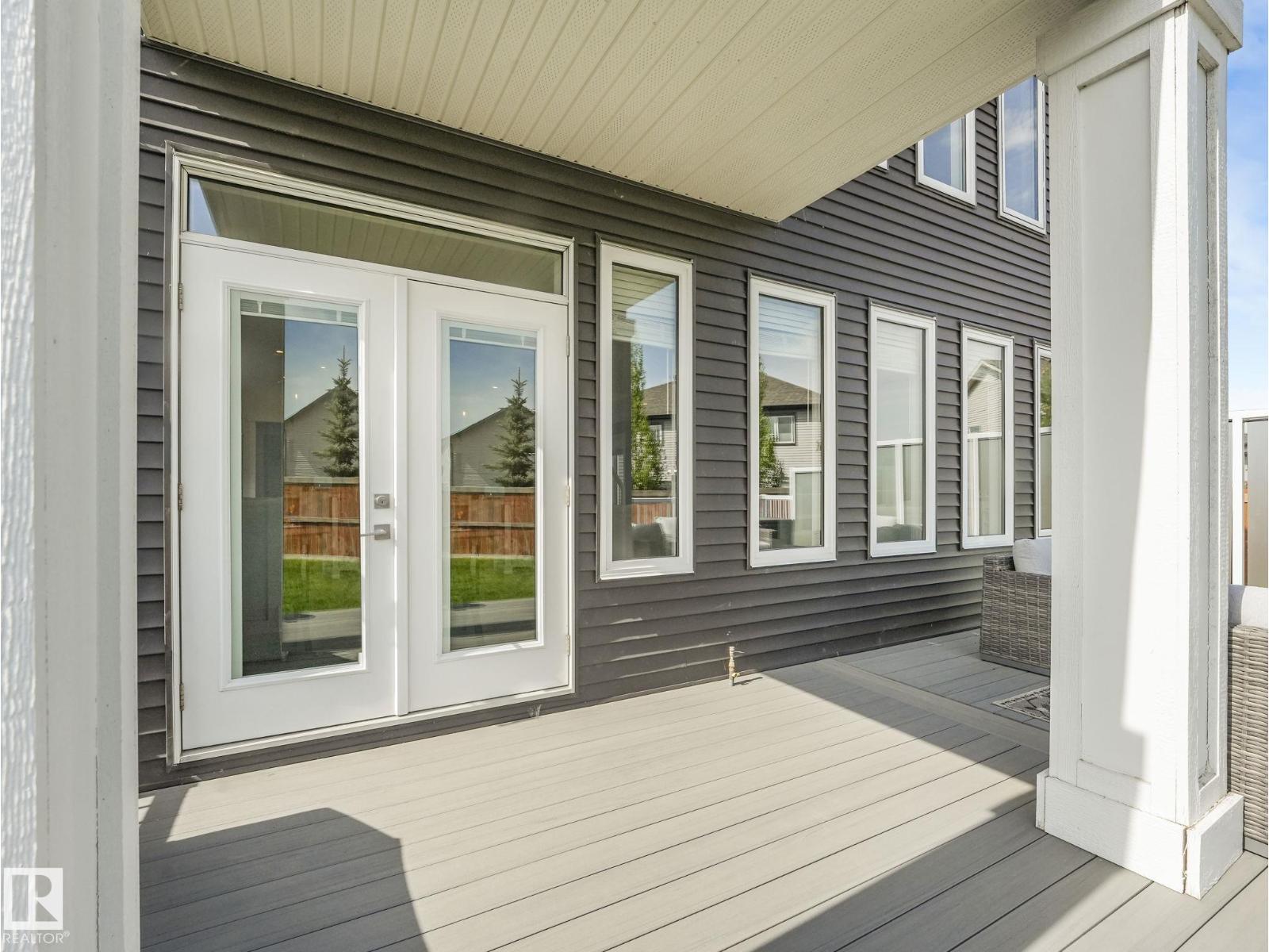 6404 176 AV NW - 64