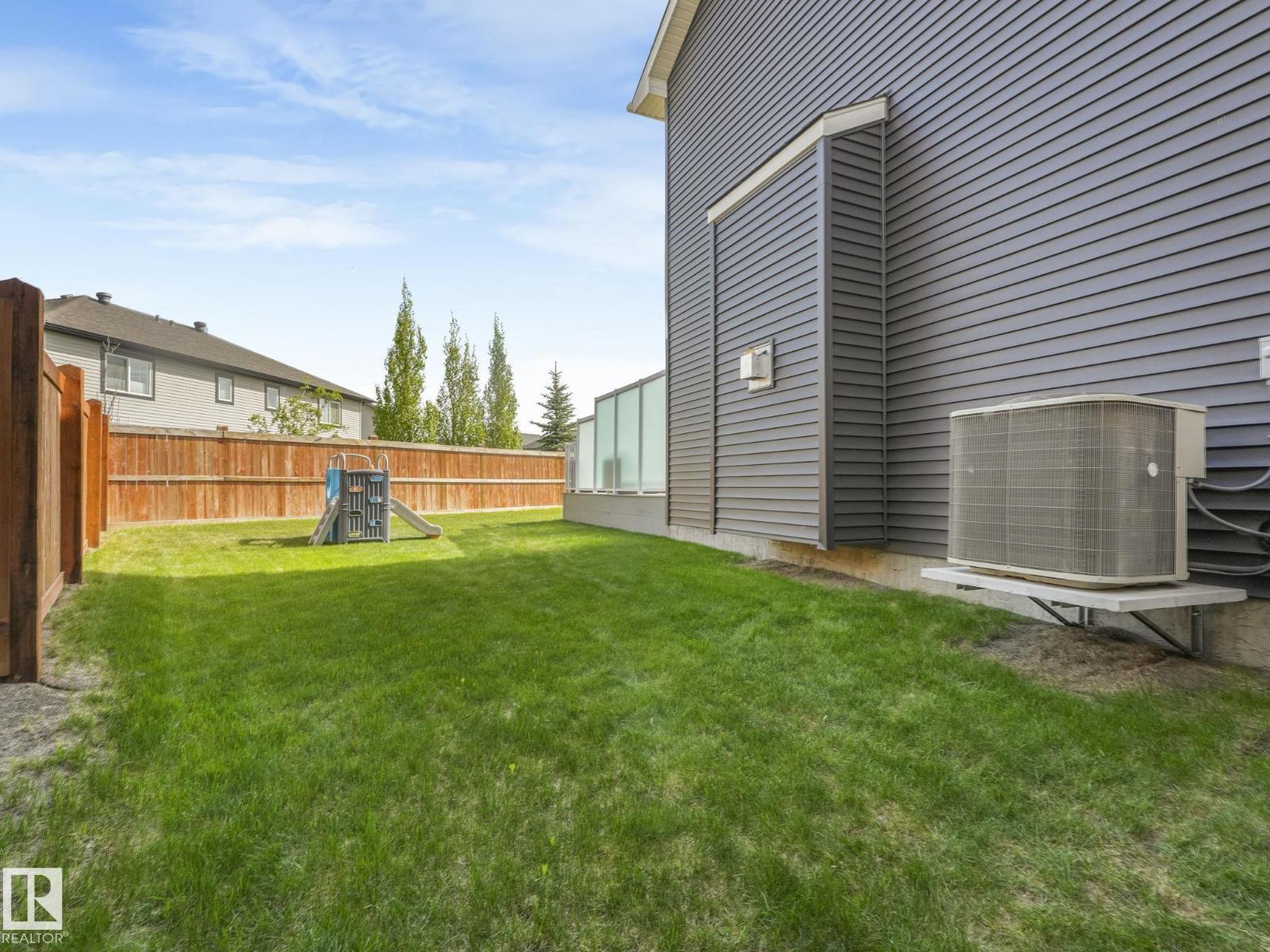 6404 176 AV NW - 73