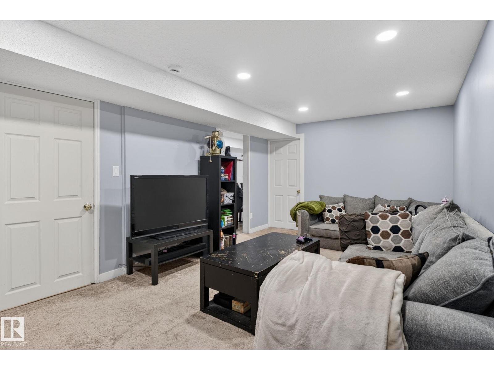 14332 121 ST NW - 27