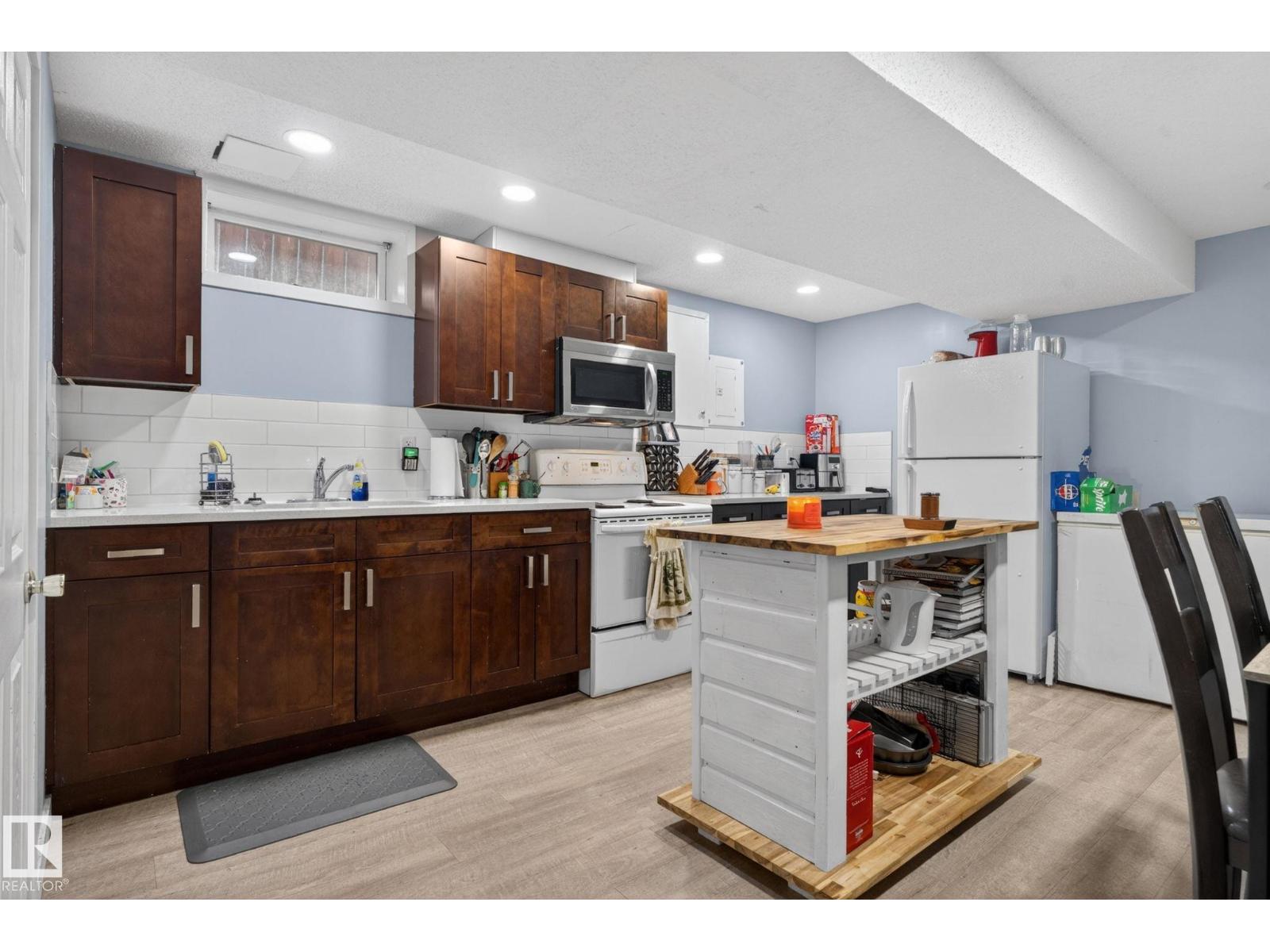 14332 121 ST NW - 35
