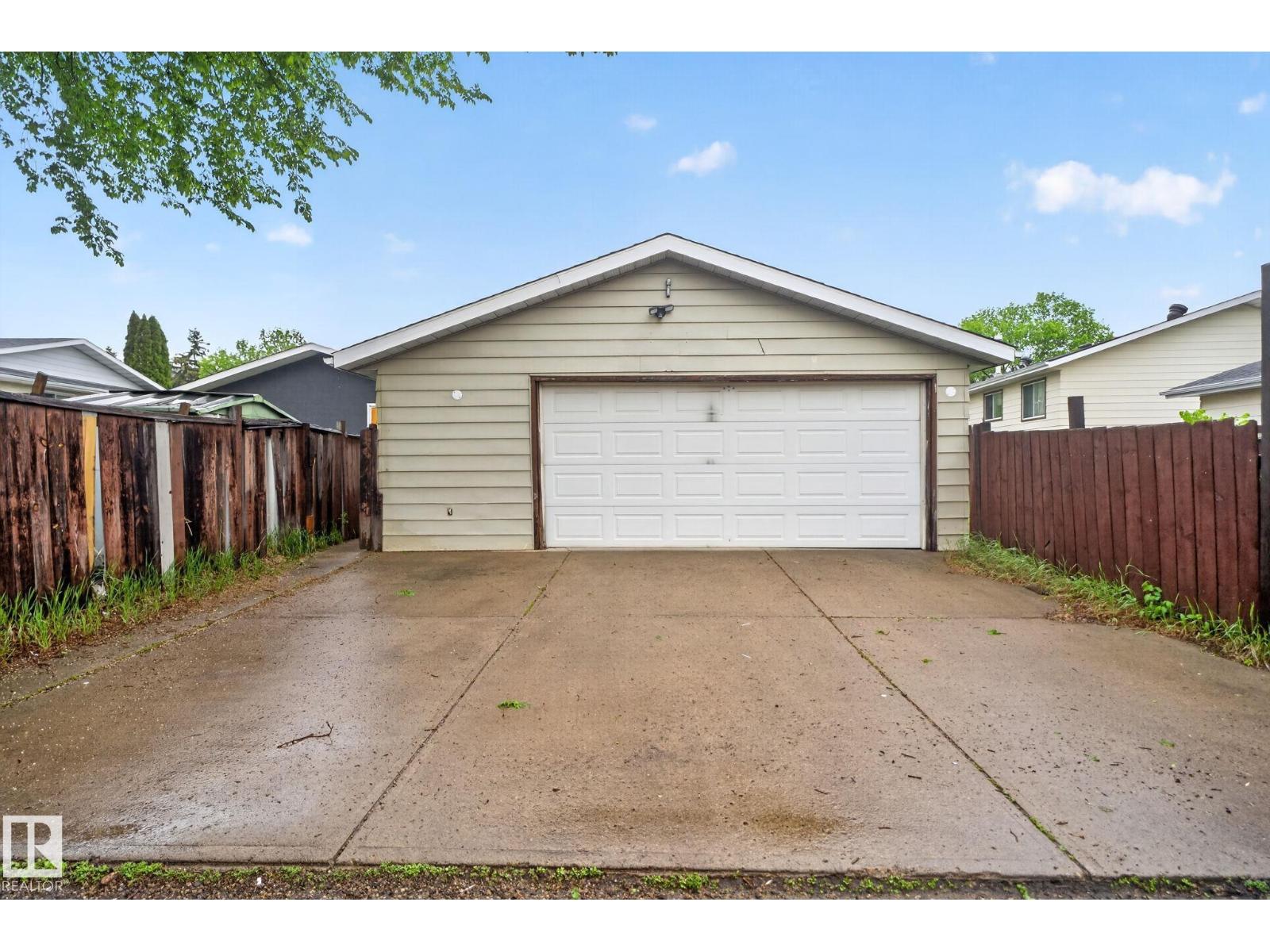 14332 121 ST NW - 47