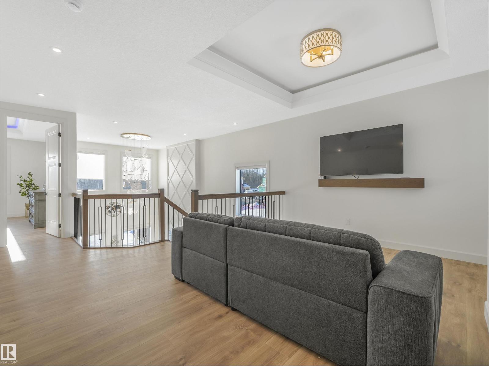 62 Fenwyck BLVD - 19