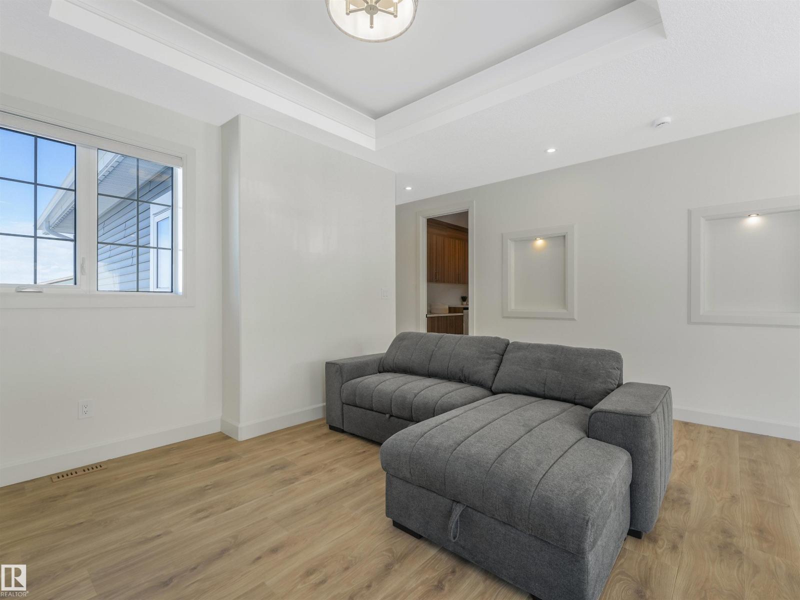 62 Fenwyck BLVD - 20