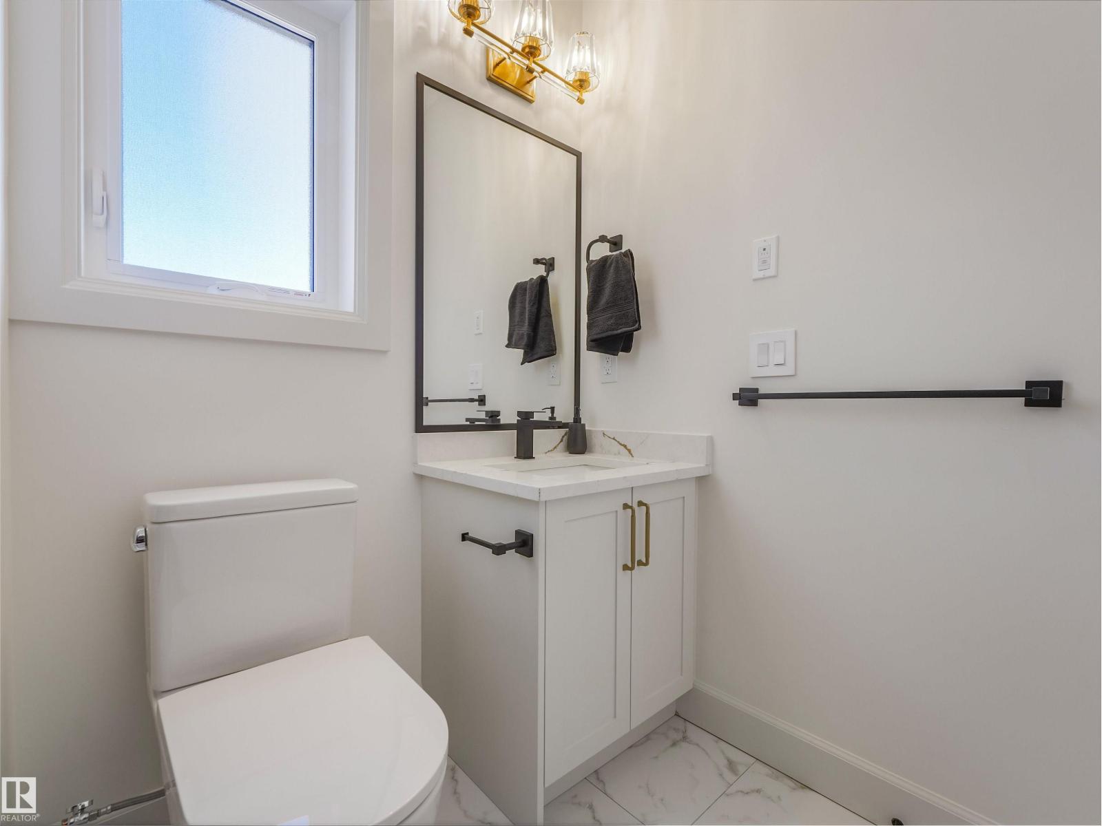 62 Fenwyck BLVD - 26