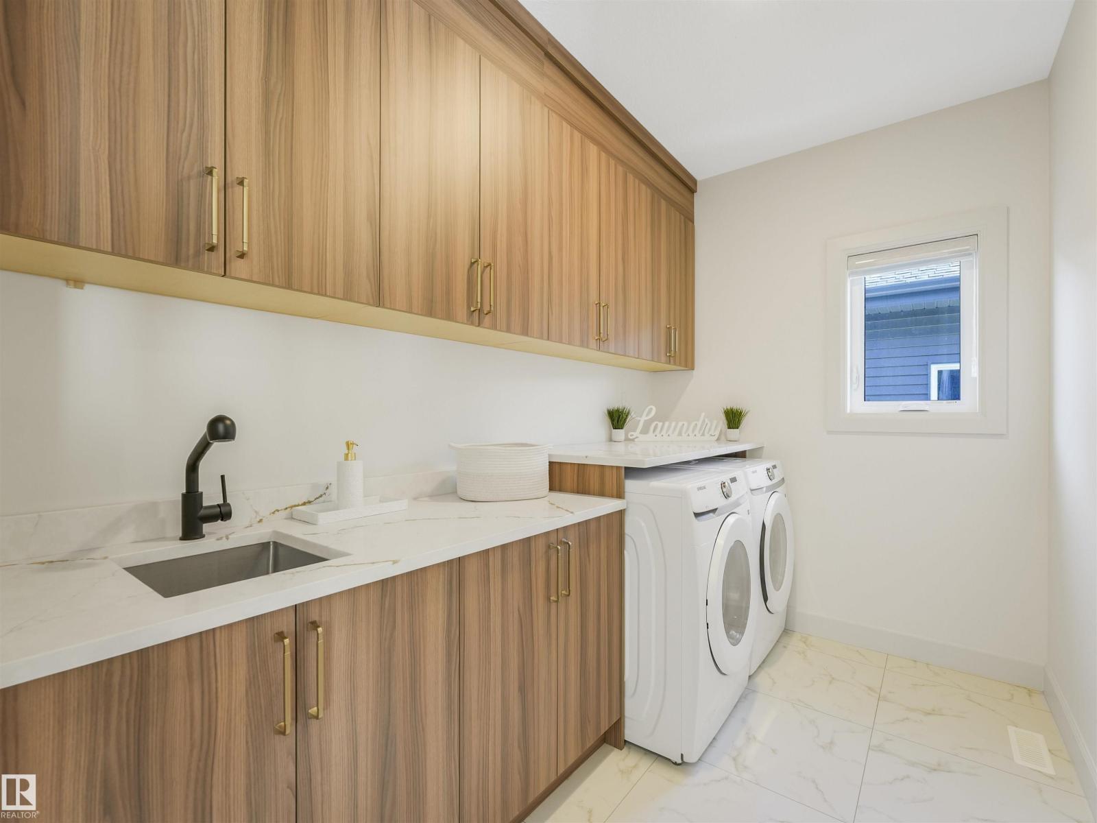 62 Fenwyck BLVD - 28