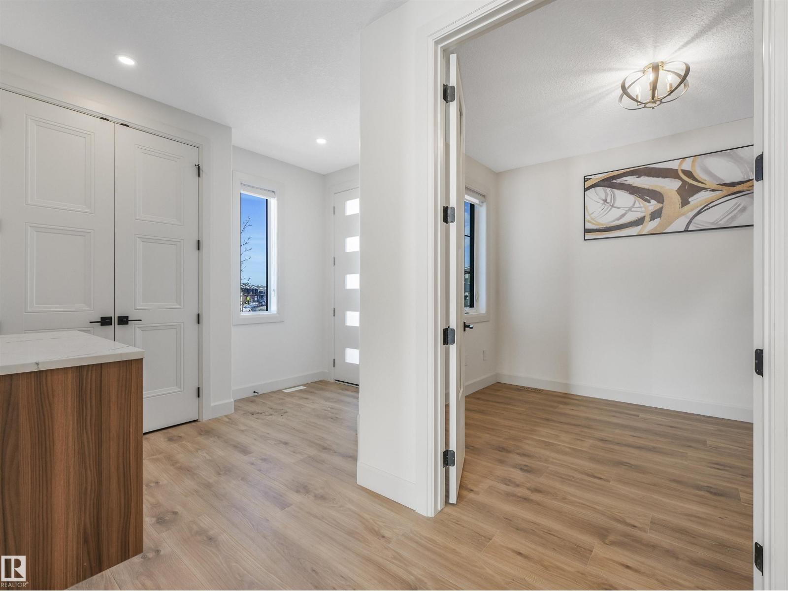 62 Fenwyck BLVD - 3