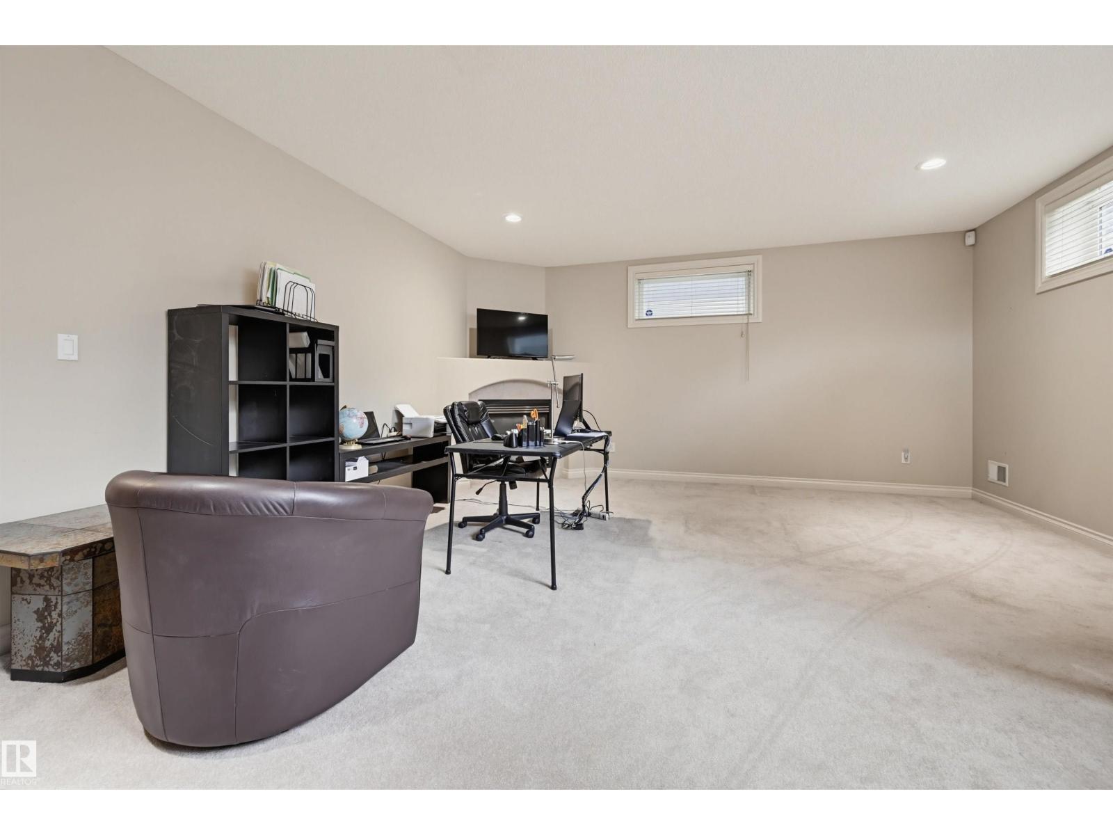 28 PRESTIGE PT NW — photo 25