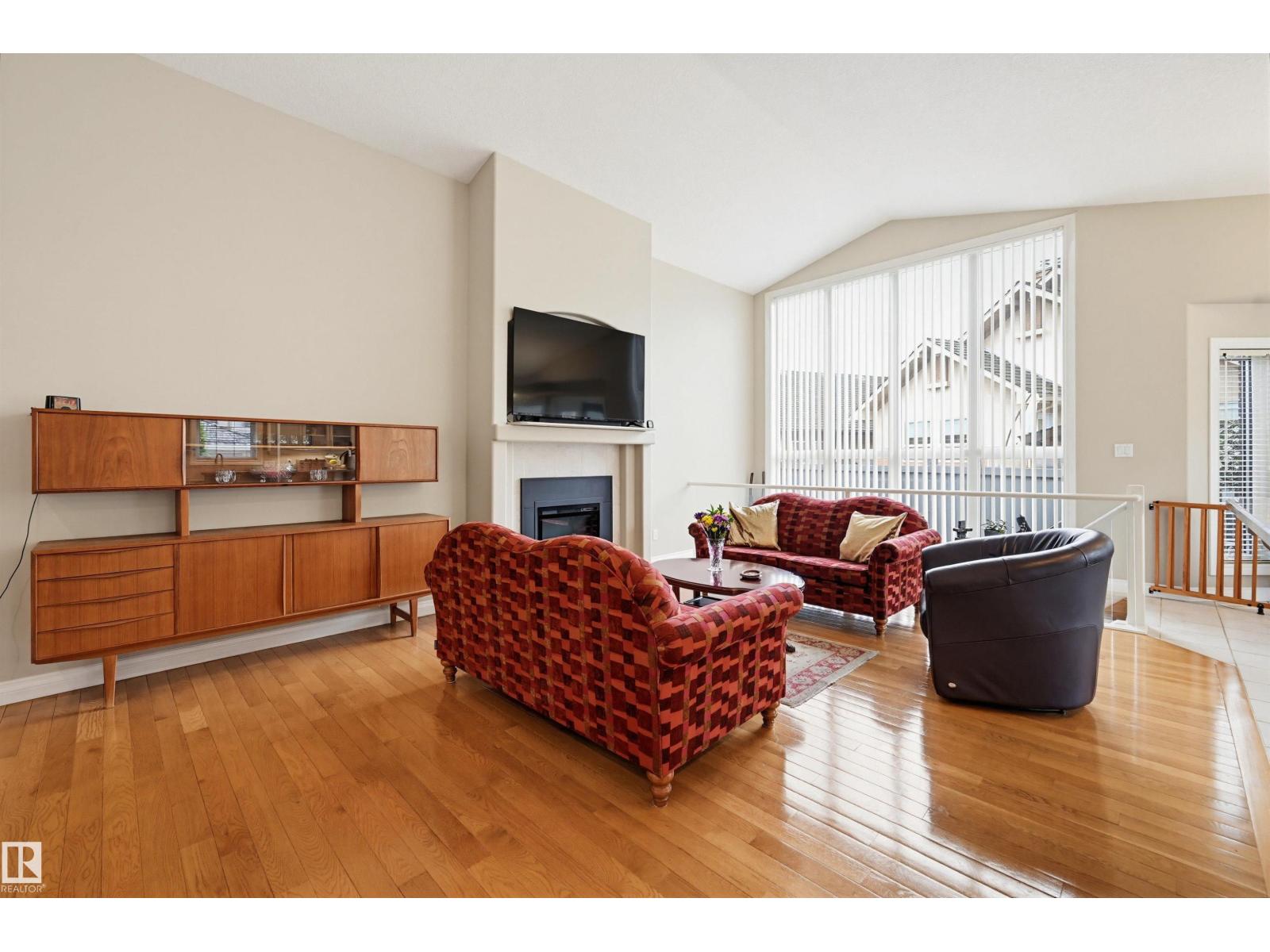 28 PRESTIGE PT NW — photo 8