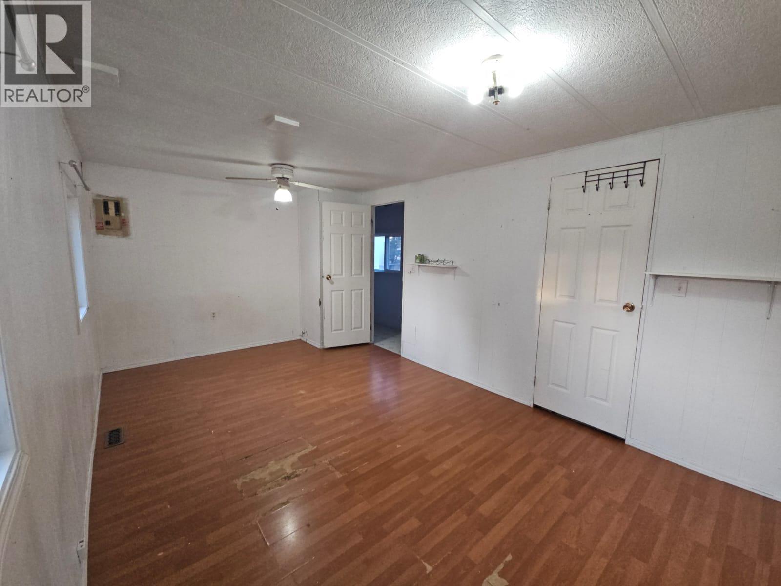 921 121 Avenue - 12