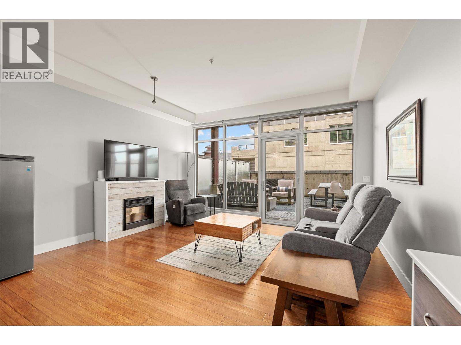 #214 1289 Ellis Street - 1