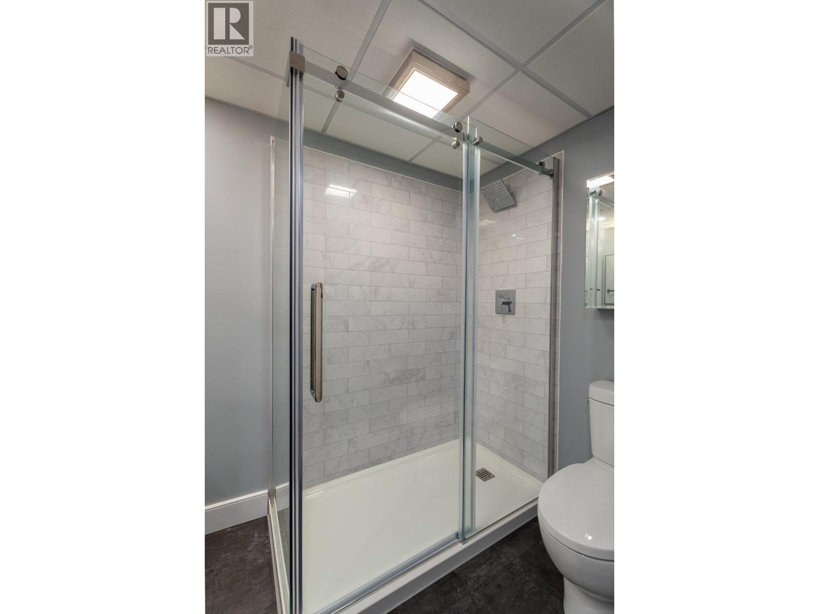 2818 LONSDALE STREET - 21