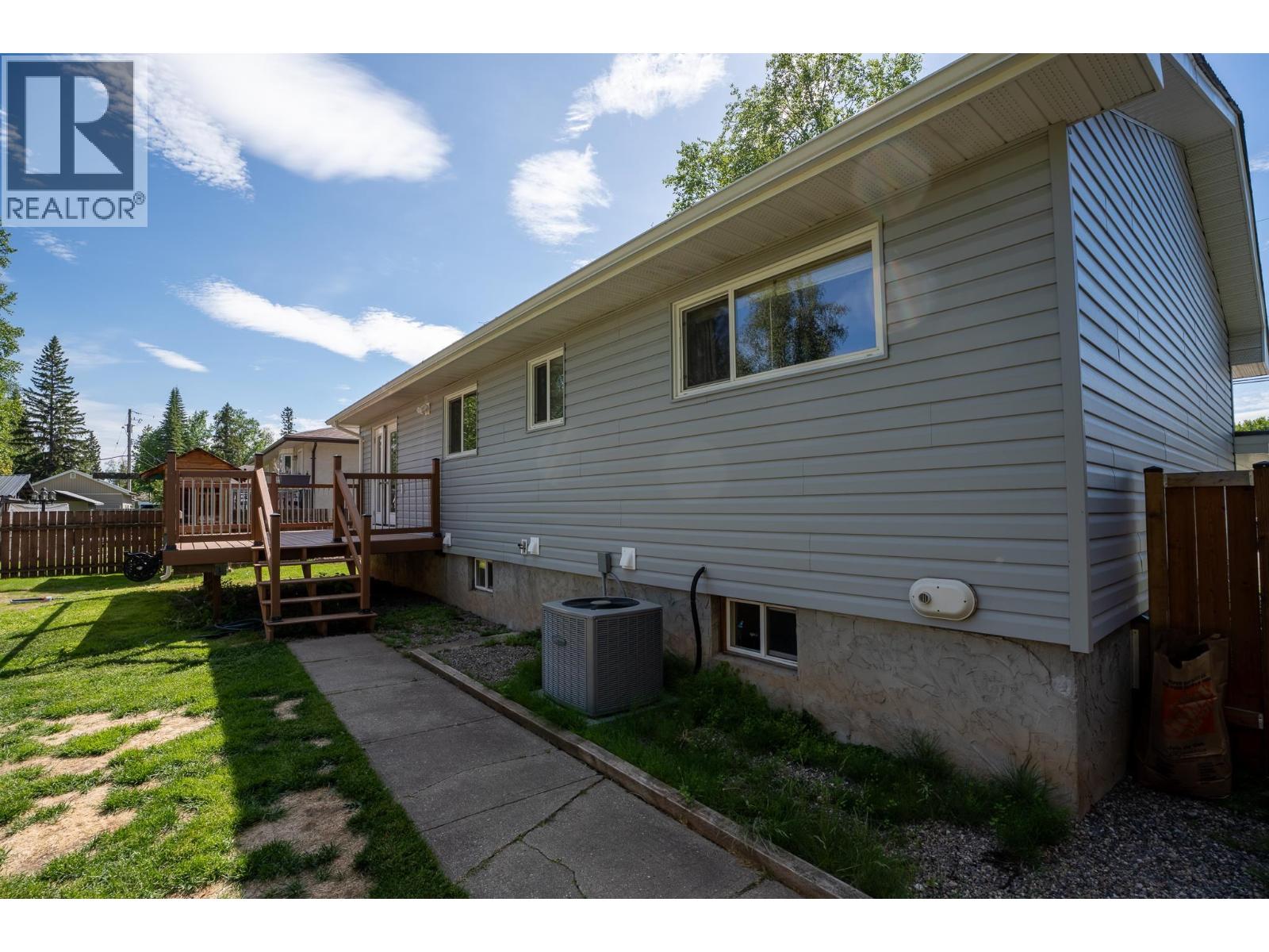 2818 LONSDALE STREET - 27