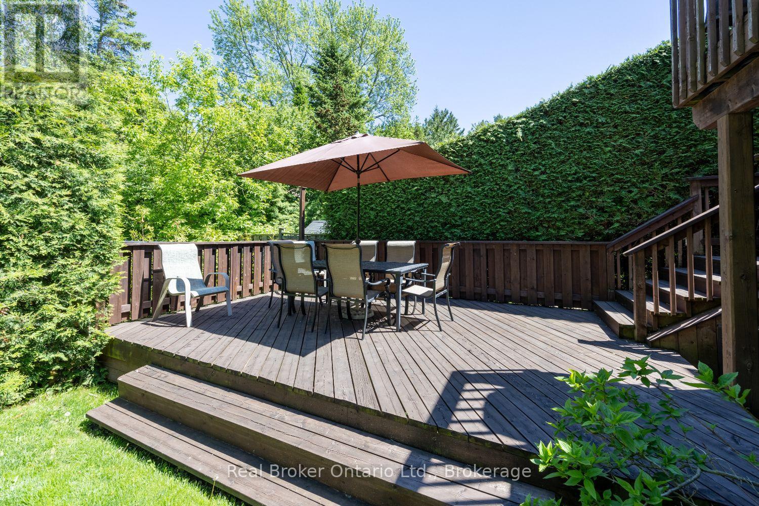 39 VALLEYCREST DRIVE - 40