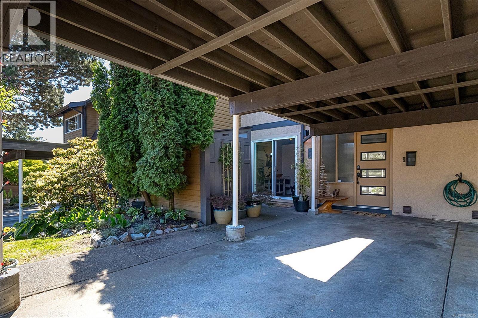 533 Crossandra Cres - 2