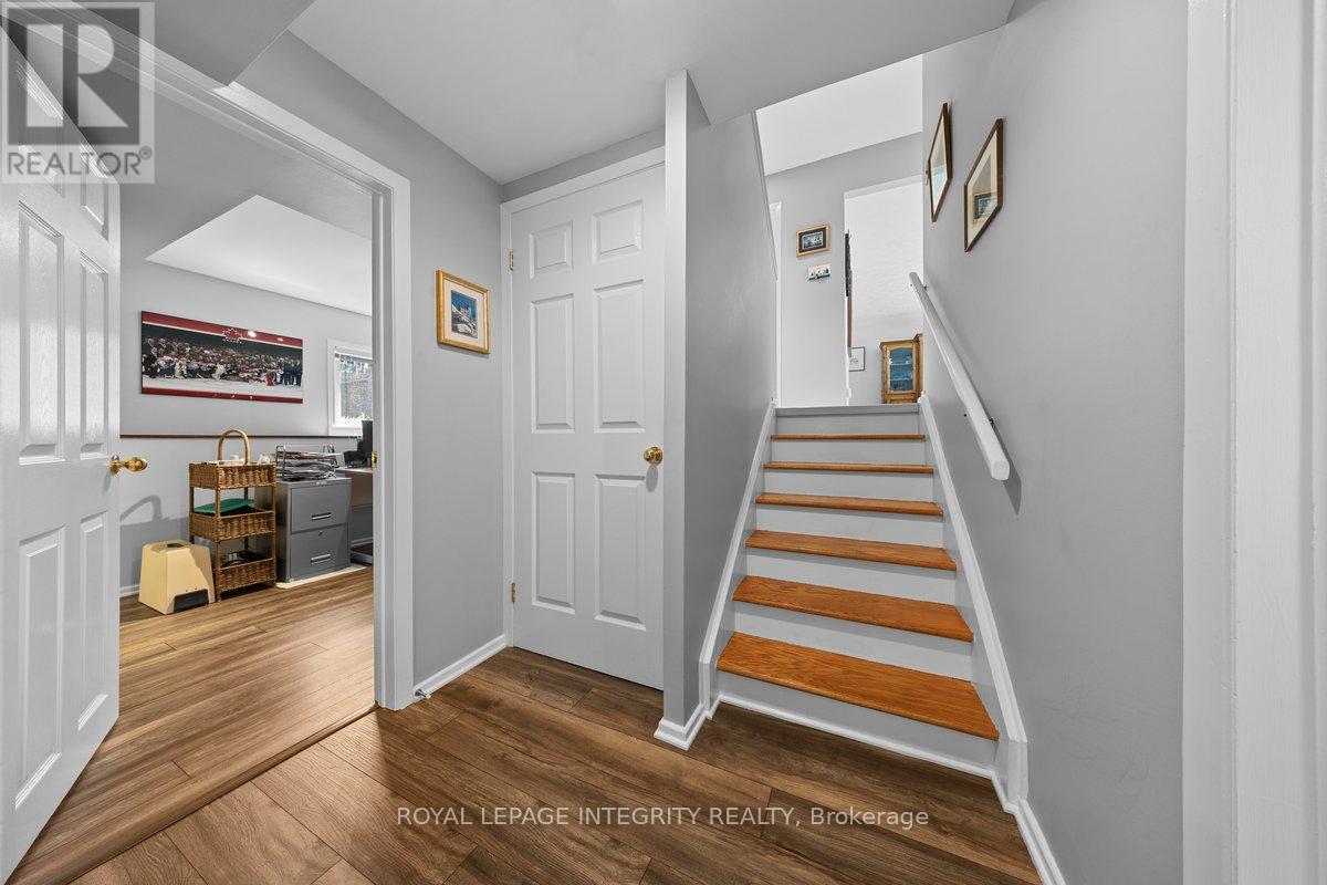 30 BISCAYNE CRESCENT - 20
