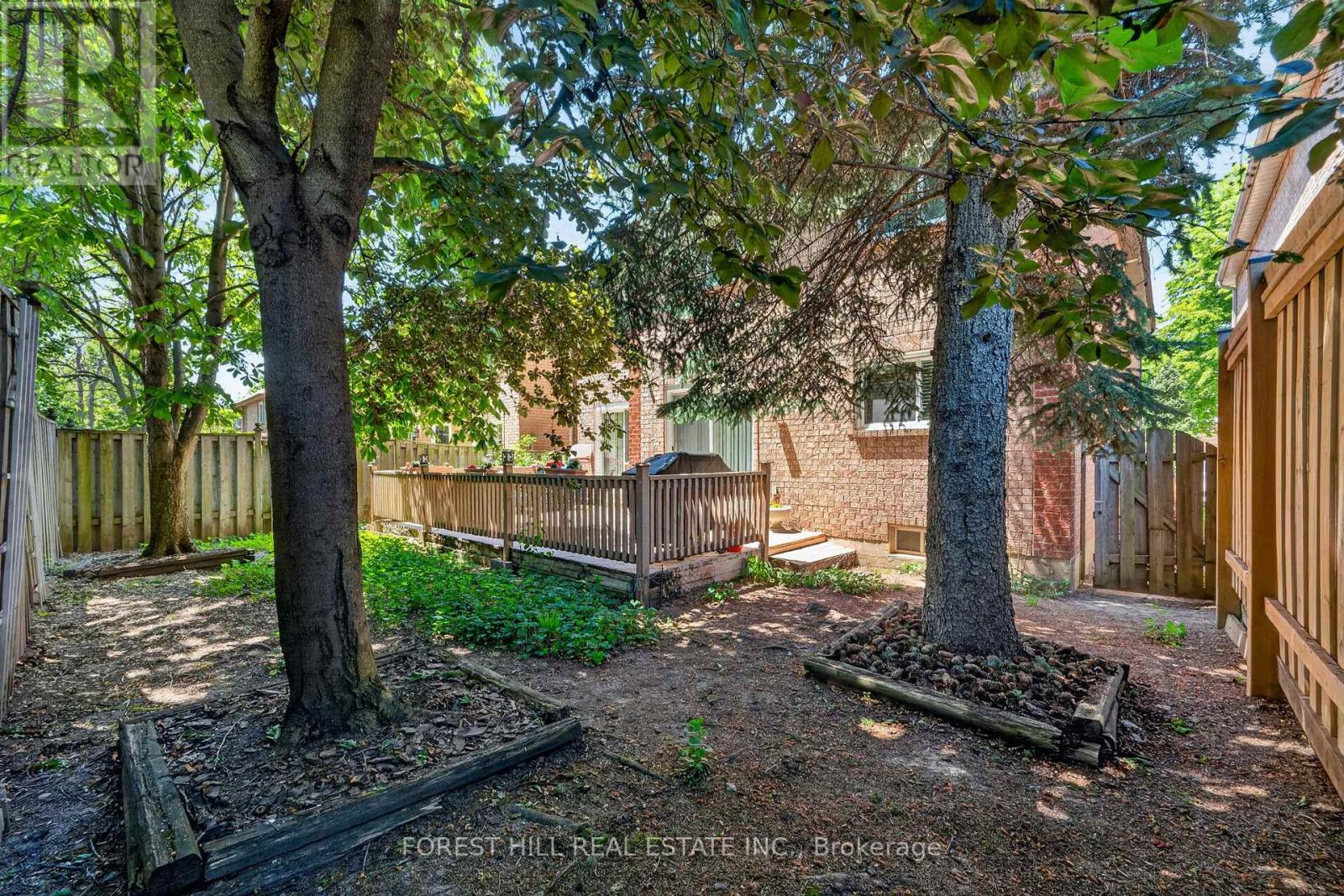 43 ROCKWOOD CRESCENT - 41