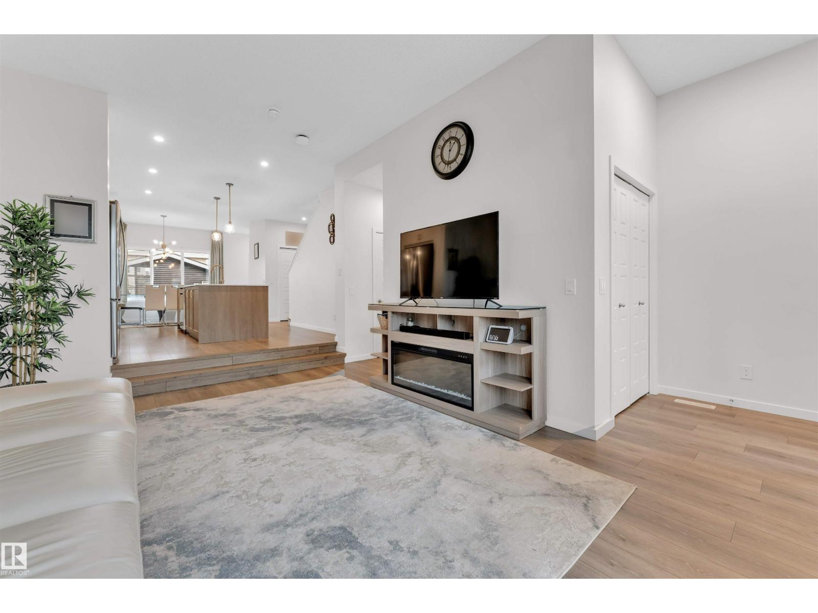 3607 6 AV SW - 10