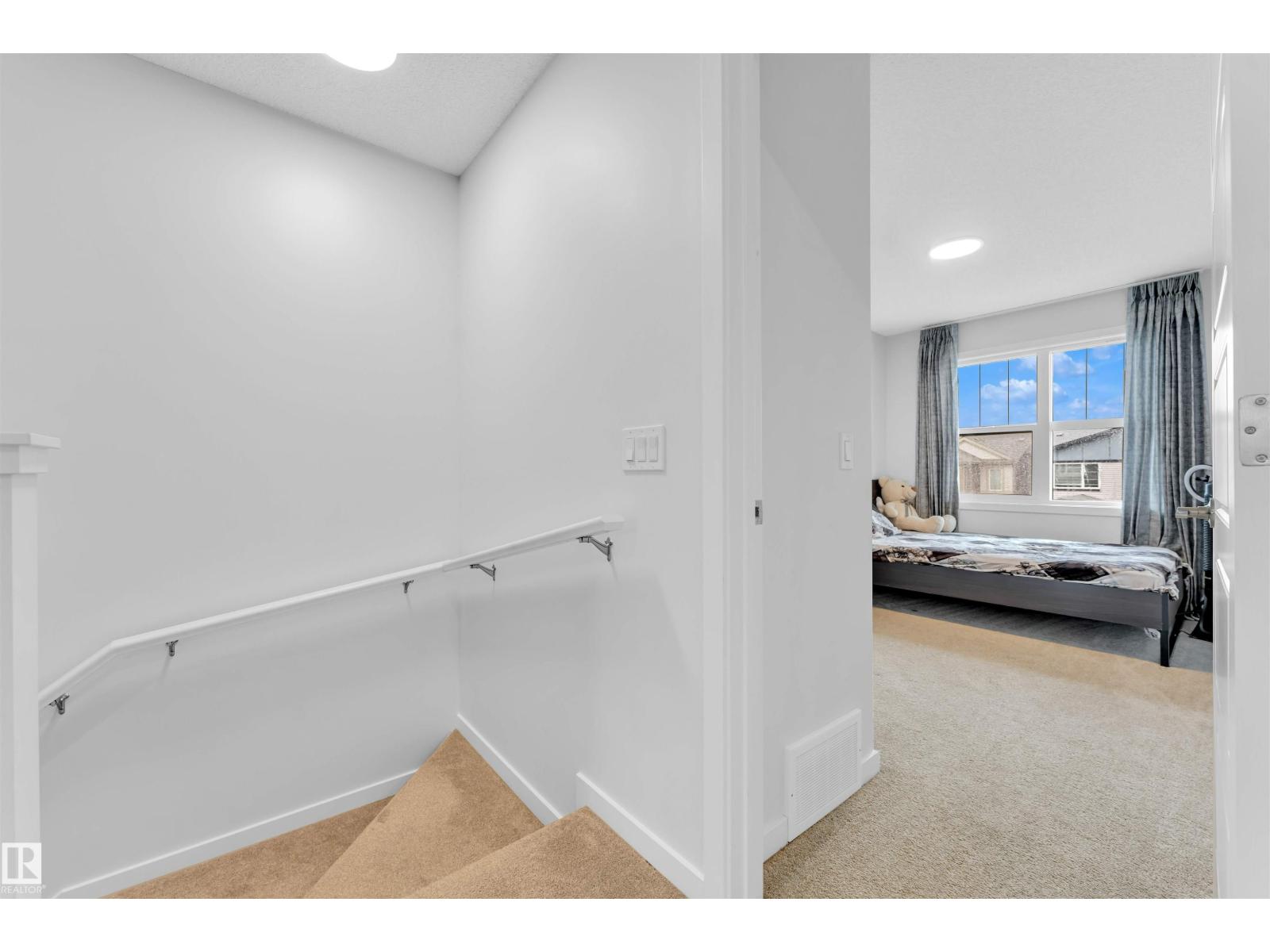 3607 6 AV SW - 18