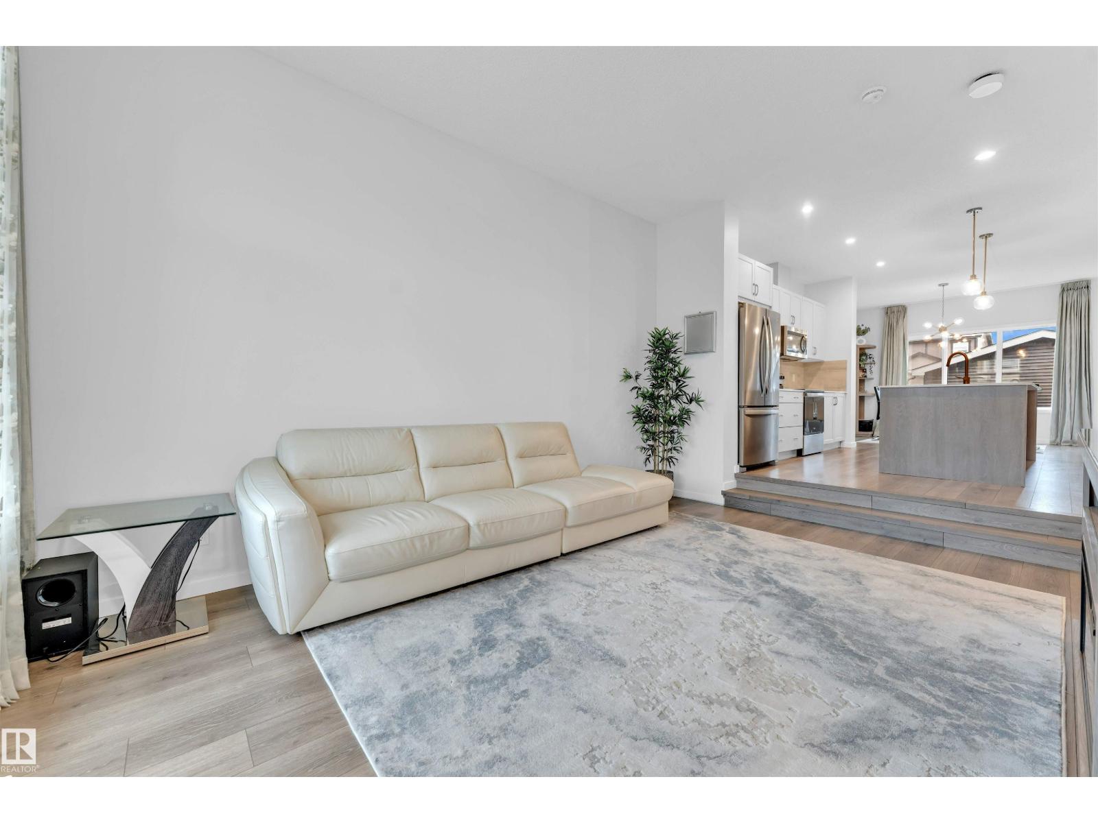 3607 6 AV SW - 7