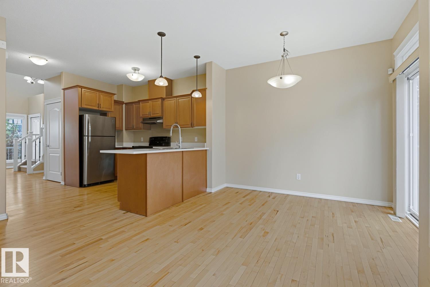11612 11 AV SW - 8