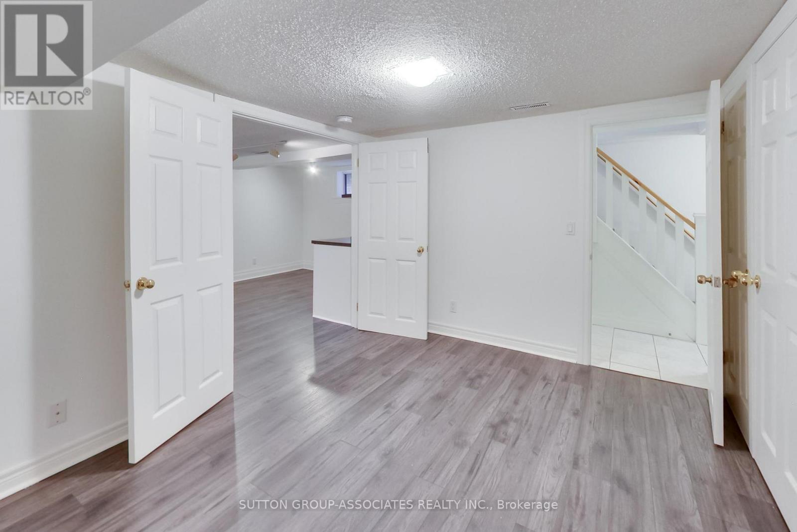 38 WINONA DRIVE - 28