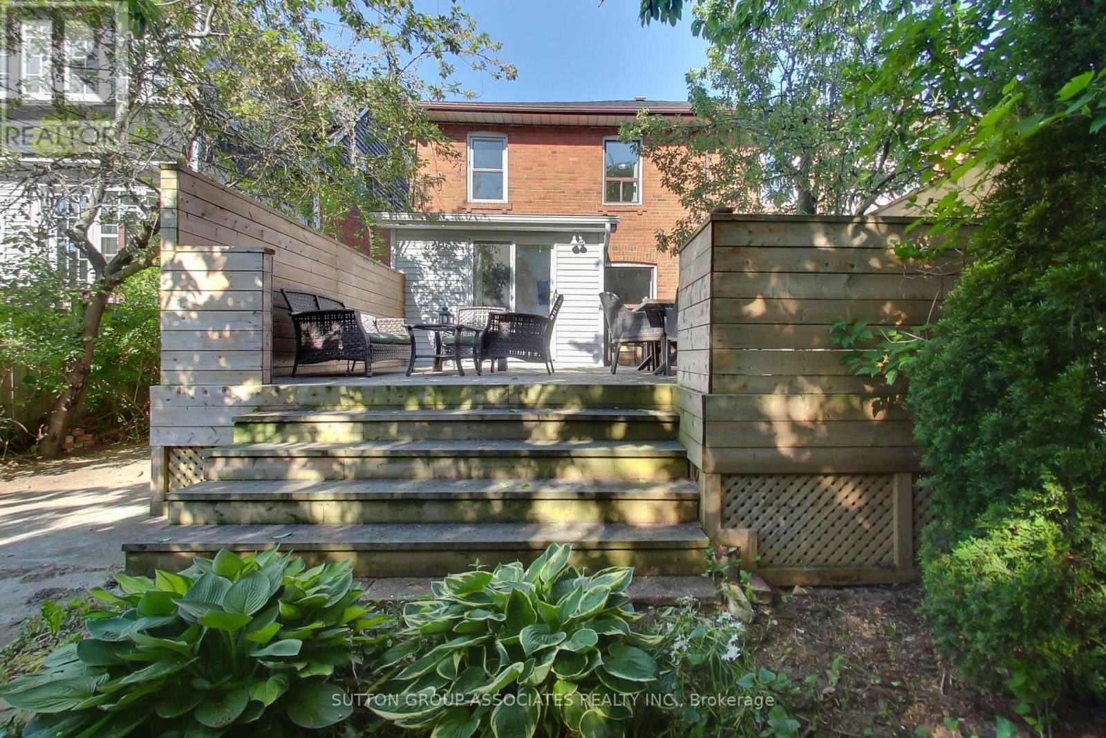 38 WINONA DRIVE - 35