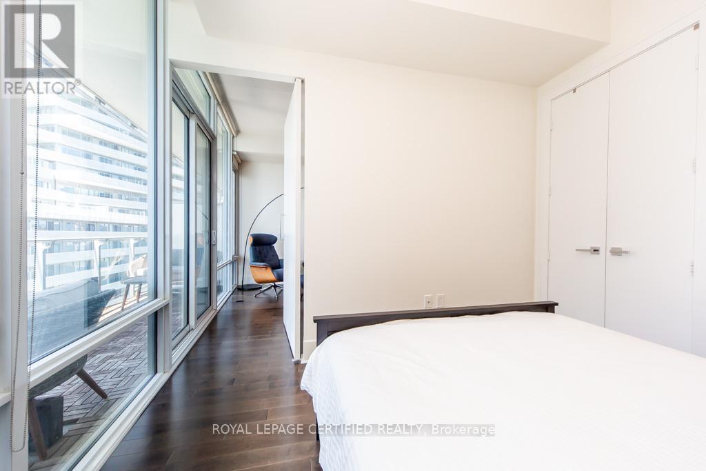 #928 29 QUEENS QUAY STREET E - 24